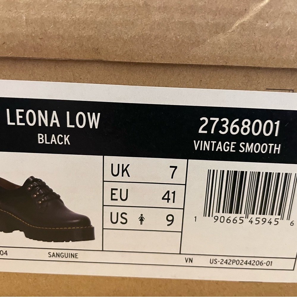 Dr. Martens Leona Low Women Size 9